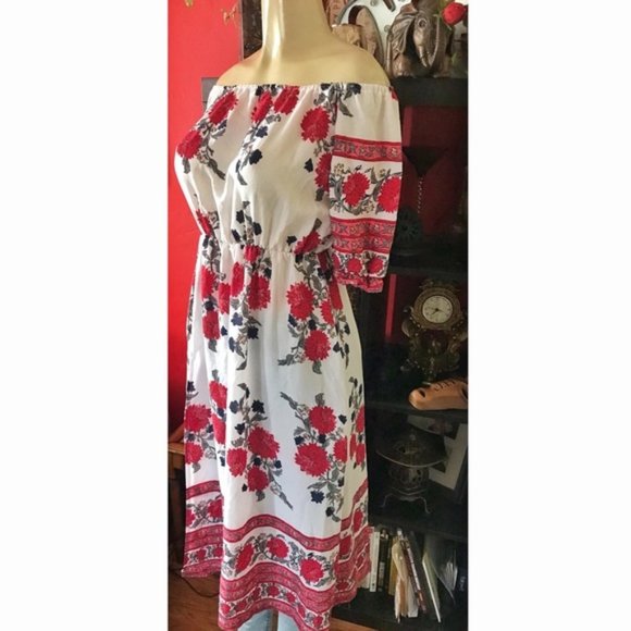 Gorgeous Off Shoulder White Dress w/ Red Flowers - Picture 3 of 8